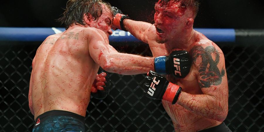 Dihantam Siku, Petarung UFC ini Langsung Berdarah-darah di Octagon