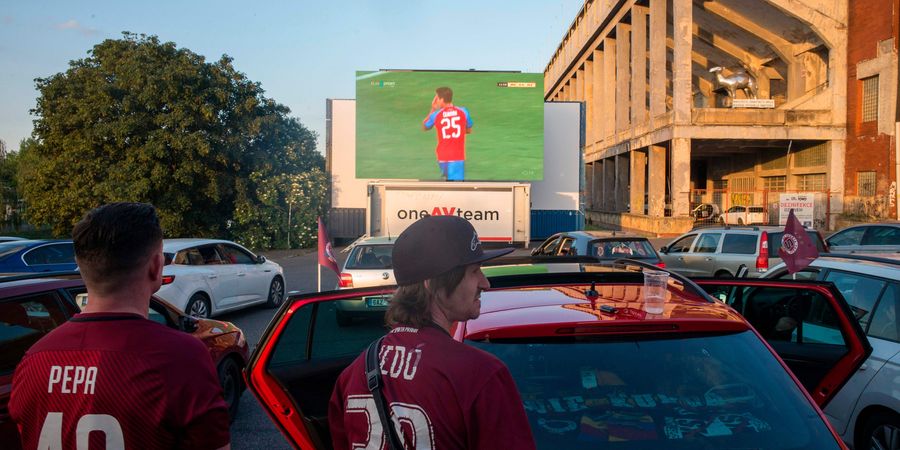 Suporter Liga 1 Bisa Tiru Saksikan Laga Sepak Bola di Mobil Seperti di Ceko