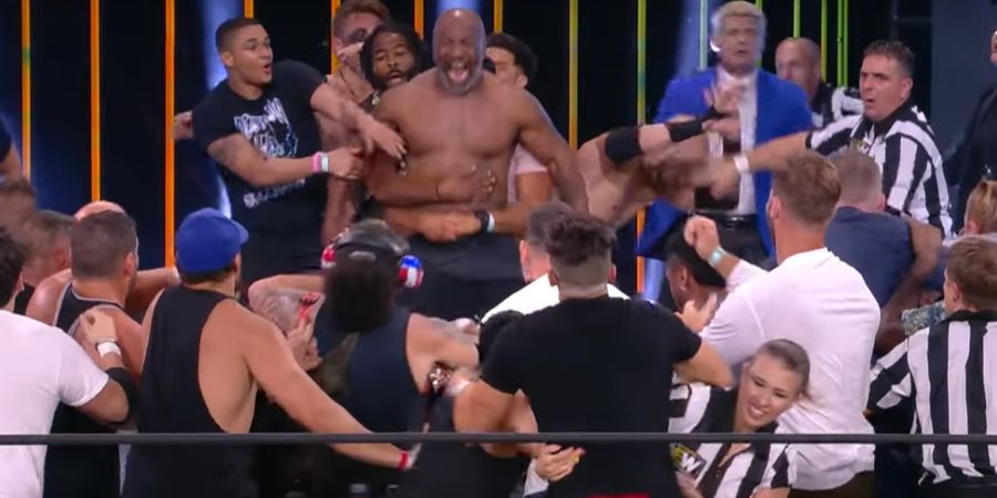 Dendam Kesumat Bikin Mike Tyson Nyaris Baku Hantam dengan Eks Bintang WWE