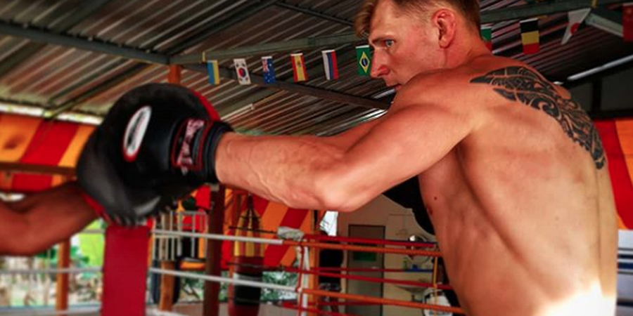 Alexander Volkov Siap Ladeni Jon Jones Jika Pindah ke Kelas Berat UFC