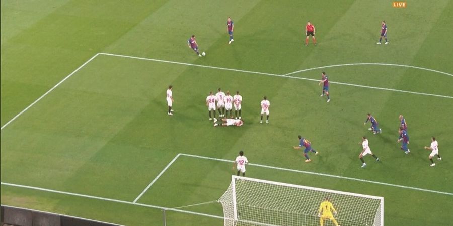 Cara Baru Gagalkan Tendangan Bebas Lionel Messi, Rebahan