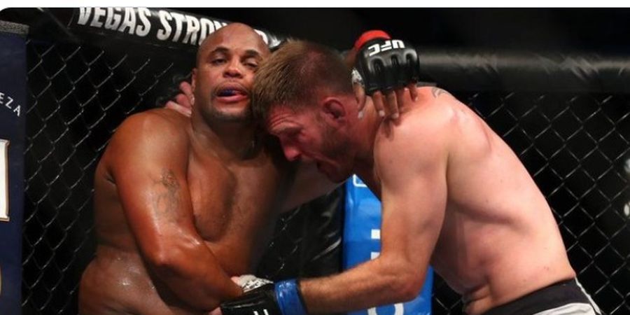 Daniel Cormier Menyesal Tak Ambil Keputusan Pensiun Lebih Cepat