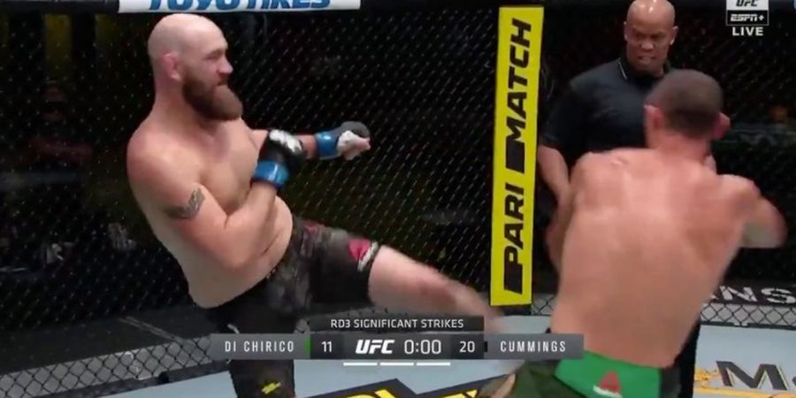 UFC Fight Night 175 - Wasit Dibikin Meringis Ngeri Lihat Tendangan Super ke Kepala