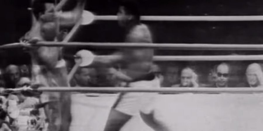 VIDEO Kebrutalan 12 Pukulan Kilat Muhammad Ali! Lawan Auto Tepar