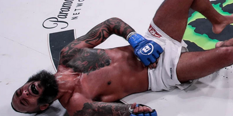 VIDEO - Ngilu Abis! Petarung MMA Nangis Usai Disepak Bagian Kemaluannya