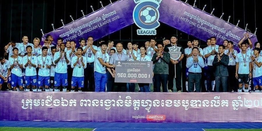 Liga Kamboja 2020 Selesai, Selebrasi Juara Diserahkan oleh Polisi