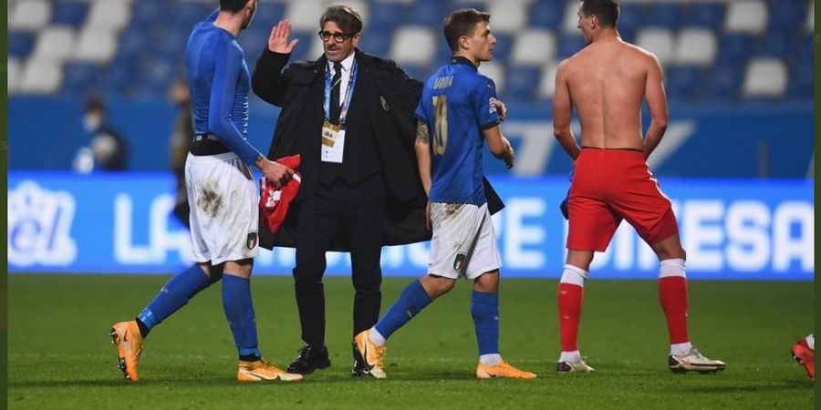 UEFA Nations League - Diisolasi karena COVID-19, Mancini Melatih Via Telepon, Italia ke Puncak Klasemen