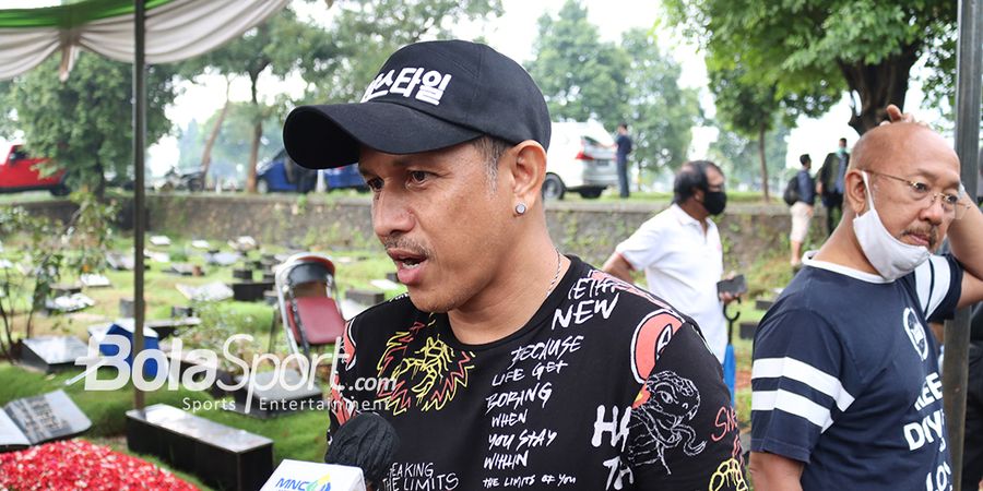 Pelukan Perpisahan dari Ricky Yacobi untuk Vennard Hutabarat