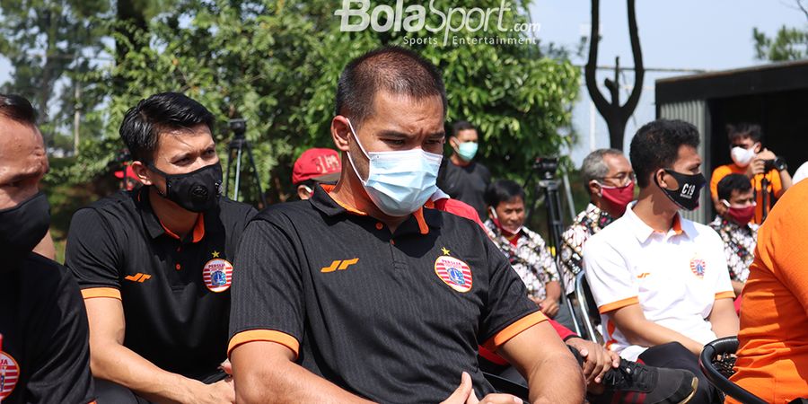 Dua Pemain Persija Jakarta yang Selalu Menyemangati Andritany