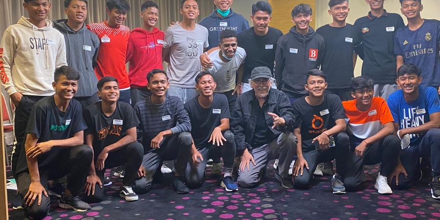 Iwan Fals Berikan Hiburan dan Motivasi ke Pemain Garuda Select