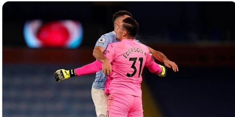 VIDEO - Saat Alisson Blunder, Ederson Bikin Assist dan Pengin Nendang Penalti