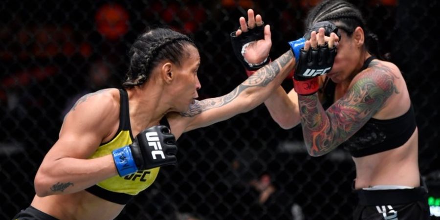 Hasil UFC 259 - Peringkat 15 Divisinya Zhang Weili Kalah KO Pertama