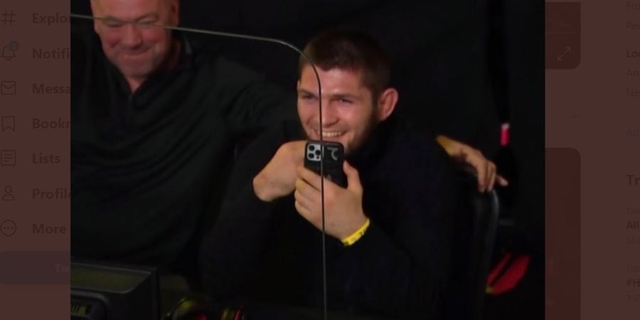 Muka Gila! Khabib Lakukan Siaran Ilegal UFC Vegas 22 Tepat di Samping Bos UFC