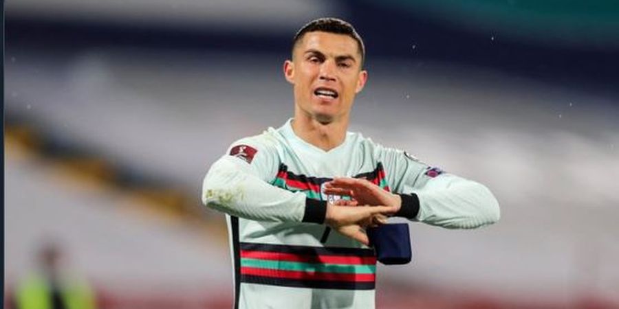 Cristiano Ronaldo Cetak Gol Hantu, Karma dan Dusta Gianluigi Buffon Diungkit-ungkit Warganet