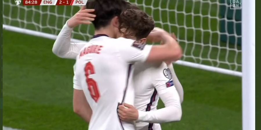 VIDEO - Harry Maguire Cetak Gol Tembakan Geledek ala Striker, Langsung Cari-cari dan Peluk John Stones