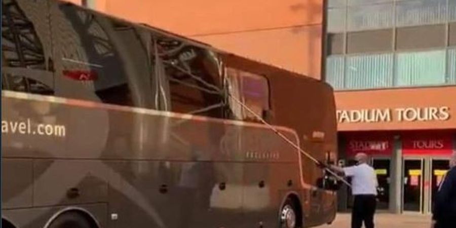 Disambut 400 Suporter, Bus Pemain Real Madrid Kena Serangan sampai Kaca Pecah