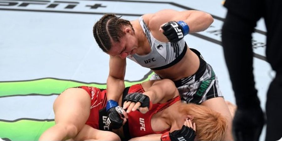 Hasil UFC 261 - Dibuka Dayang Pertama Zhang Weili Digebuki Lawan