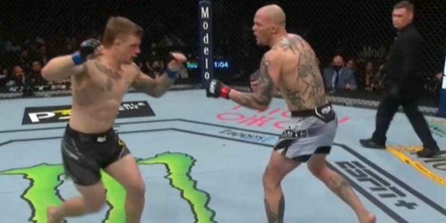 Hasil UFC 261 - Tendang Kaki sampai Somplak, Eks Lawan Jon Jones Menang