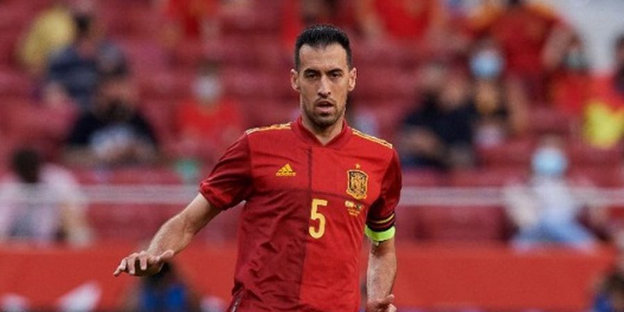 Berita EURO 2020 - Positif COVID-19, Sergio Busquets Terpaksa Tinggalkan Kamp Latihan Spanyol