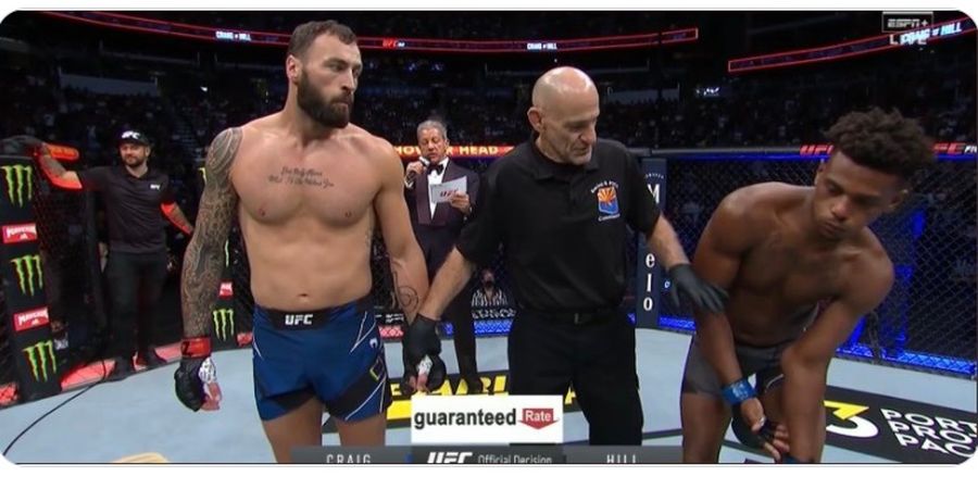 Hasil UFC 263 - Tangan Petarung Sudah Terkulai Somplak, Wasit Telat Hentikan Duel  