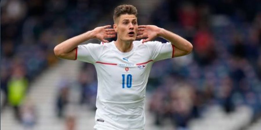Rekor EURO 2020 - Patrik Schick Cetak Gol Terjauh Piala Eropa, Kiper Sampai Nyangkut di Jaring Gawang