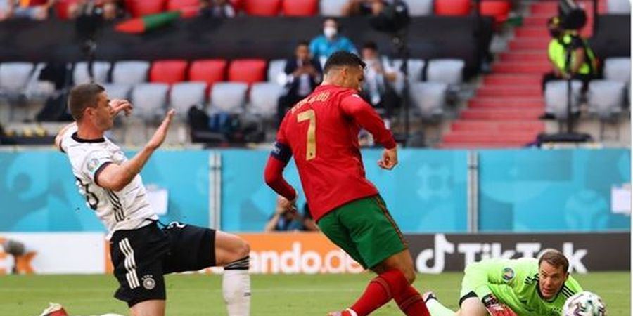 Ronaldo Pukul Bek Irlandia Gara-gara Diisengin, Responsnya Lebay Banget