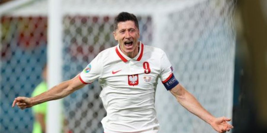 Respek, Lewandowski Kasih Satu Gerakan saat Pemain Inggris Dihina Fan Polandia