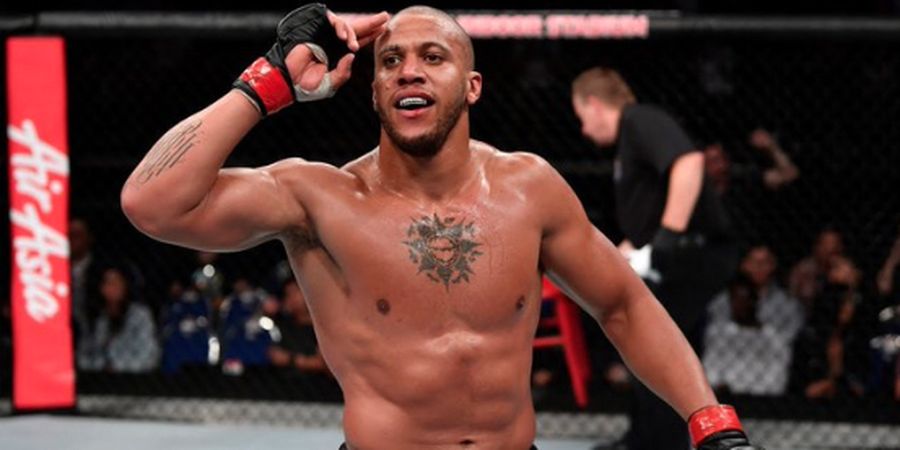 Hasil UFC 265 - Lewis Tumbang, Gane Raih Gelar Interim Kelas Berat