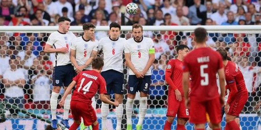 EURO 2020 - Bukan Diving Sterling, Media Inggris Anggap Gol Perekik 23 Meter Denmark Tidak Sah