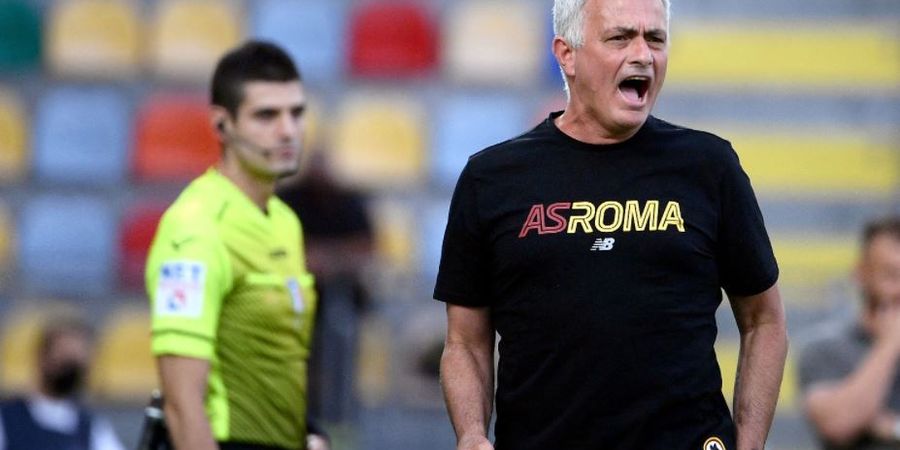 Liga Italia Belum Mulai, Legenda AS Roma Sudah Ingin Ambil Alih Posisi Jose Mourinho
