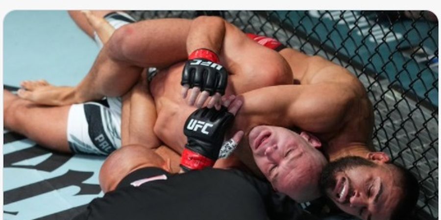 Hasil UFC Vegas 34 - Dulu Kuping Hampir Copot, Jagoan Muslim Cekik Lawan sampai Muka Ungu