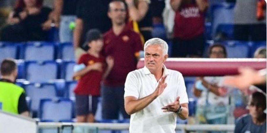 Suka AS Roma Kena Kartu Merah, Jose Mourinho Sampaikan Pesan untuk Pelatih Fiorentina