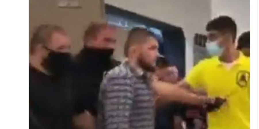 VIDEO - Pensiunan Jagoan UFC Khabib Hampir Diserang Penggemar