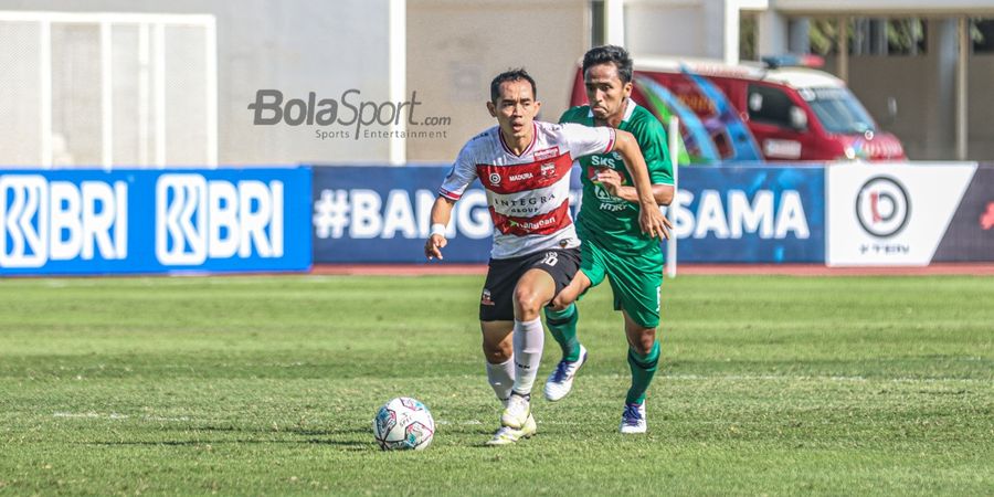 Kepala Berdarah Hiasi Laga Babak Pertama Madura United Vs PSS Sleman