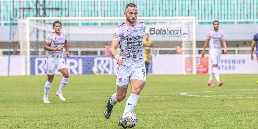 Ilija Spasojevic Bawa Bali United Imbangi Bhayangkara FC di Babak Pertama