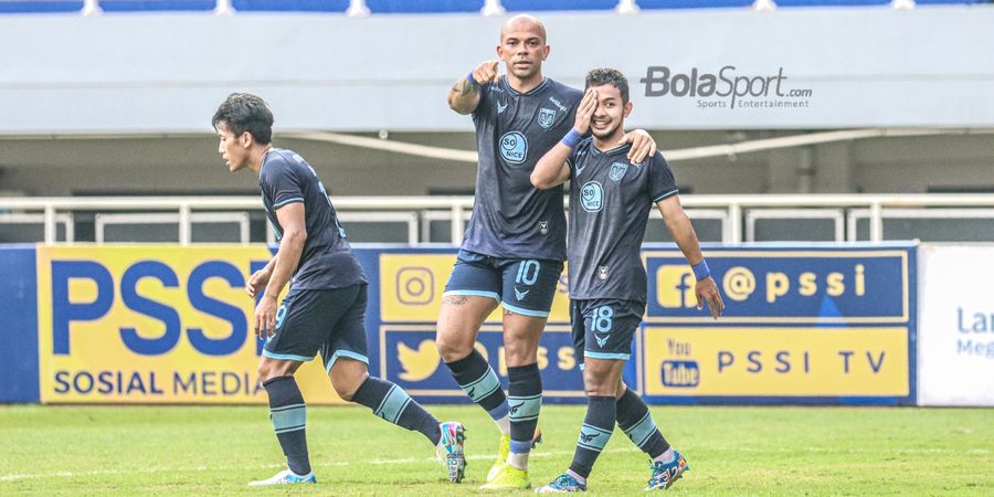 Babak Pertama Persela Lamongan vs Persiraja - Gol Gian Zola Bawa Persela Unggul