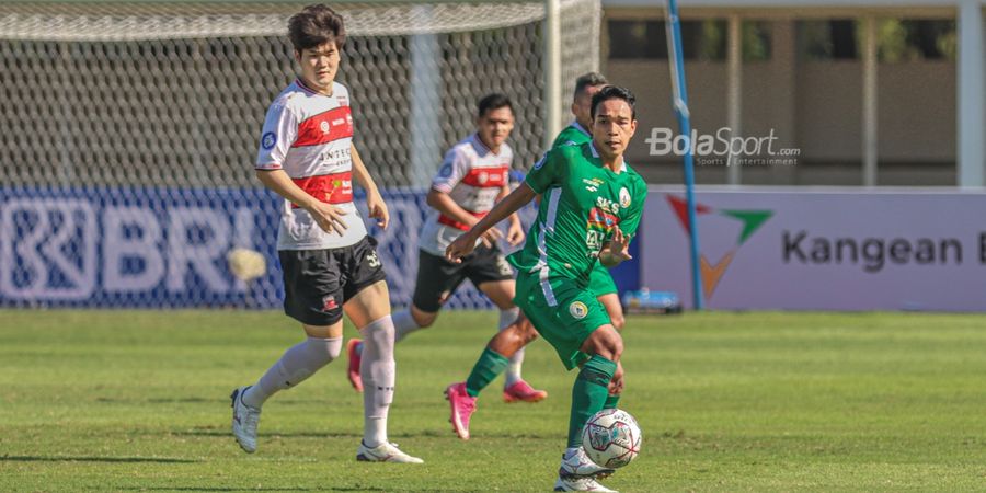 Rintangan Bek Madura United saat Berduet dengan Pemain Korea Selatan