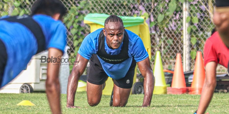 Tak Bisa Perkuat Persib di Laga Perdana Liga 1 2022-2023, Victor Igbonefo: Saya Harus Sabar