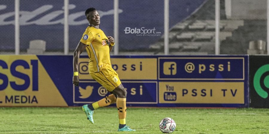 Bhayangkara FC Vs PSM - Milomir Seslija Pastikan Tak Ada Penjagaan Khusus untuk Ezechiel Ndouassel