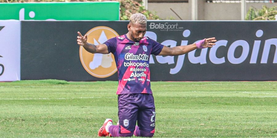 Patrich Wanggai Berminat Gabung, Persipura Gagal Rekrut Pelatih Incaran