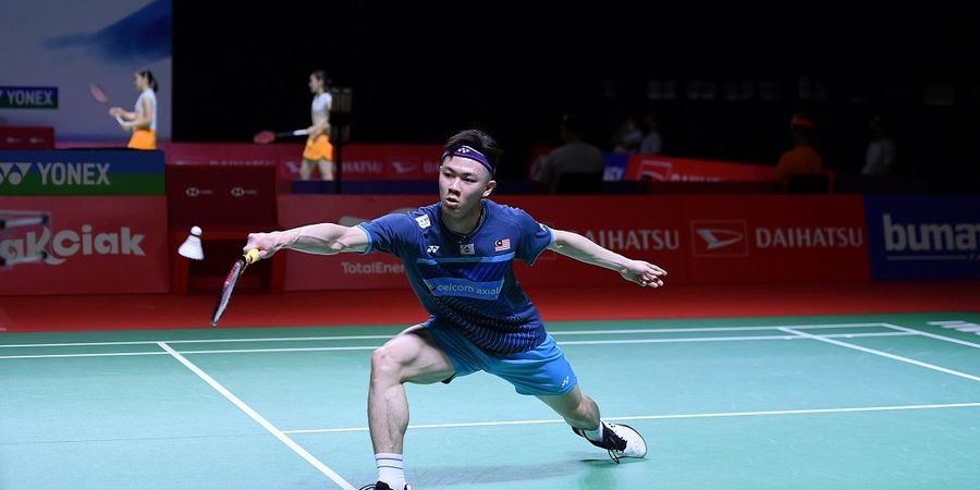Indonesia Masters 2021 - Nekat Main Saat Belum Fit, Raja Bulu Tangkis Malaysia Nyerah dalam Waktu 13 Menit