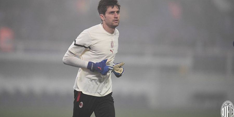 Tangan Licin Jatuhkan Bola, Blunder Kiper Bikin AC Milan Tertinggal di Babak Pertama