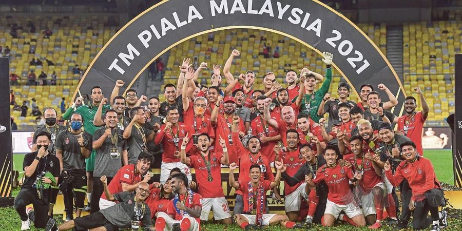 Penantian 32 Tahun, Eks Pelatih PSM Bawa KL City Juara Piala Malaysia 2021 usai Bekuk Klub Syahrian Abimanyu   