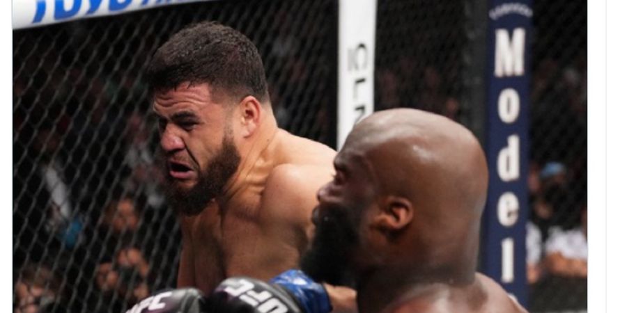 Hasil UFC 271 - Dibuat KO Sampai Nyungsep, Penakluk Raja Kelas Berat Turun Kasta Lagi