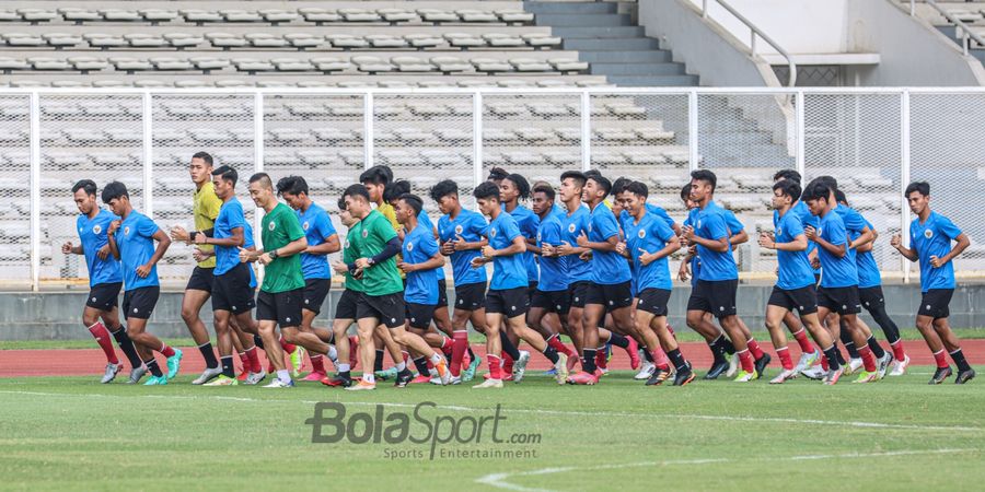 Timnas U-19 Indonesia Gelar Latihan Perdana, Shin Tae-yong Langsung Gejot Fisik   
