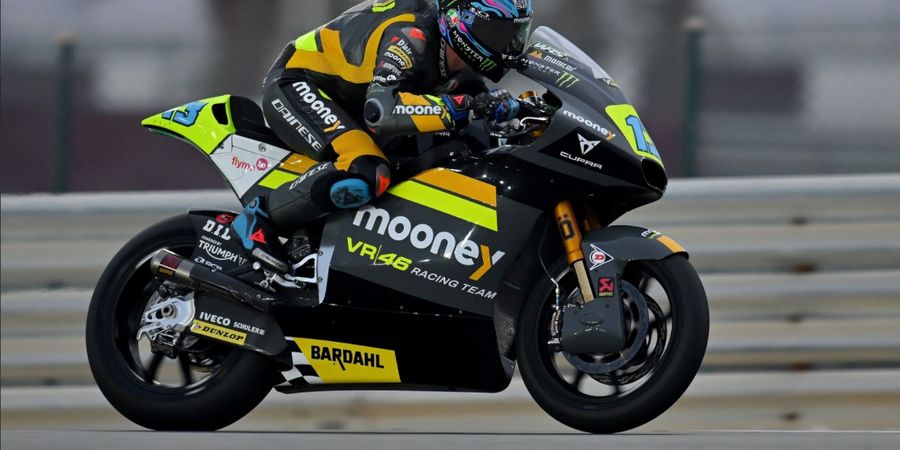 Hasil Moto2 Qatar 2022 - Bocah Ajaib Bangkit dari Longsor, Pembalap Tim Valentino Rossi Menang