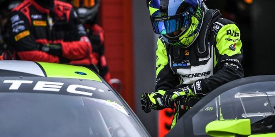 Valentino Rossi Tak Ambil Pusing Soal Kesalahan dalam Debut GT World Challenge Europe 2022