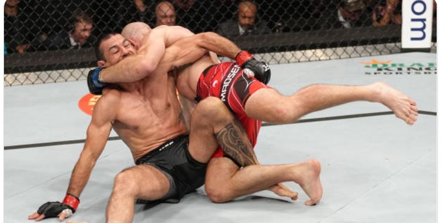 Hasil UFC 273 - Jagoan Gulat Olimpiade Jaga Rekor Tak Terkalahkan