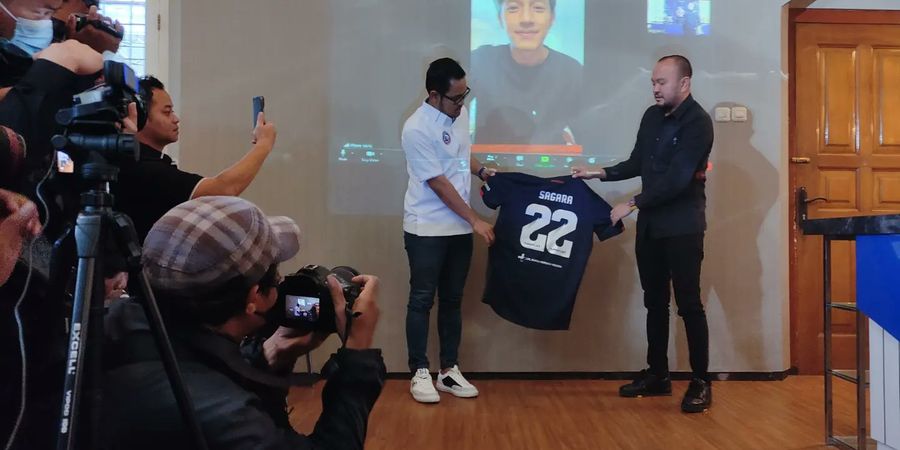 Bos Arema FC Ungkap Cerita di Balik Transfer Hanis Sagara      