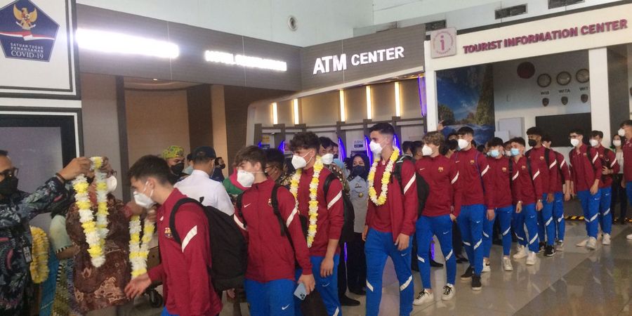 Tiba di Indonesia, Rombongan Barcelona dan Atletico Madrid Naik Busway ke Hotel